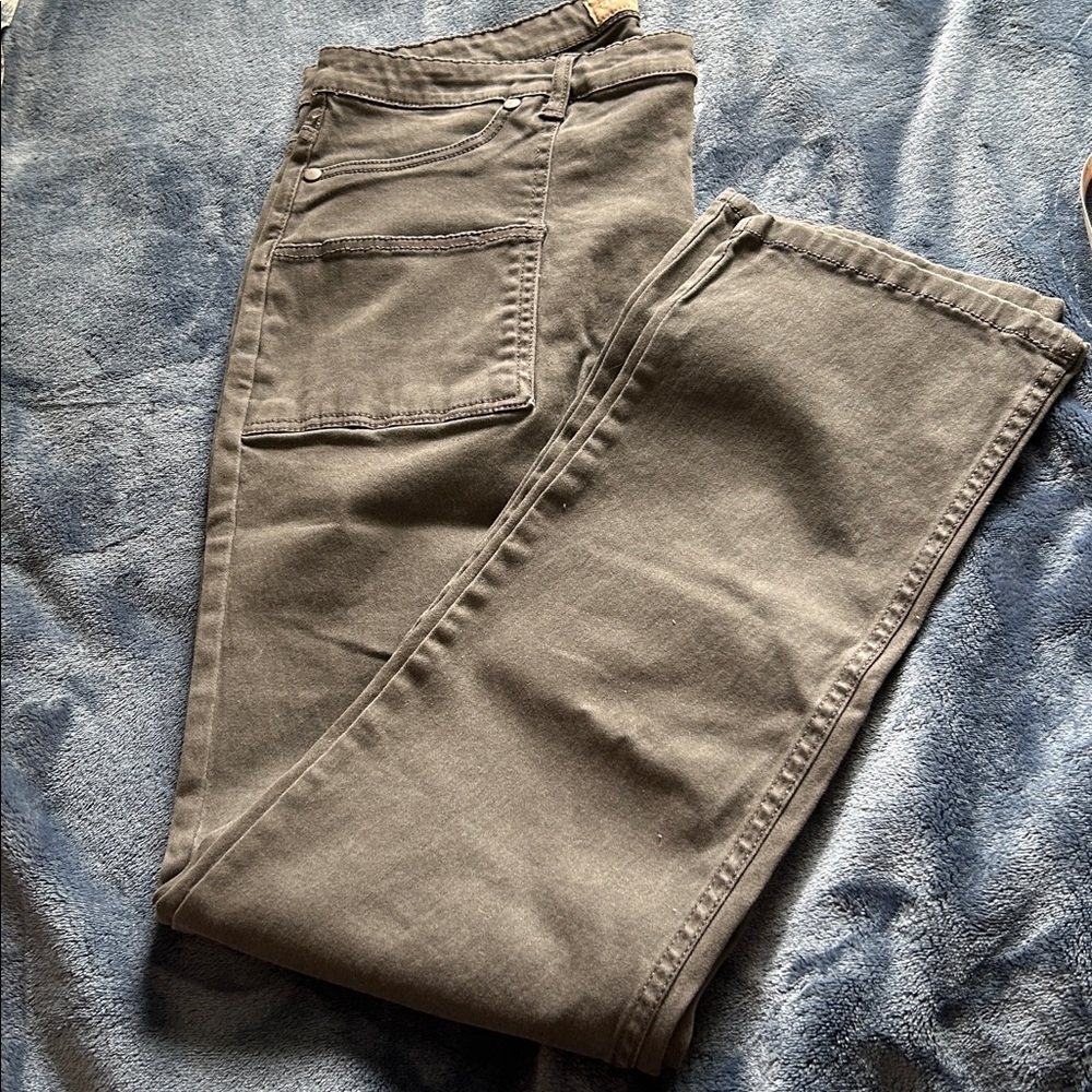 Bit & Bridle Women's Straight Leg Jeans in Gray